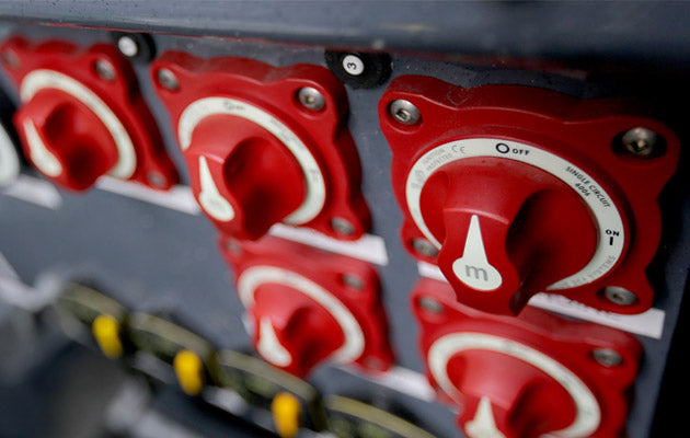 ΠΙΝΑΚΕΣ/ΔΙΑΚΟΠΤΕΣ/ΑΣΦΑΛΕΙΕΣ