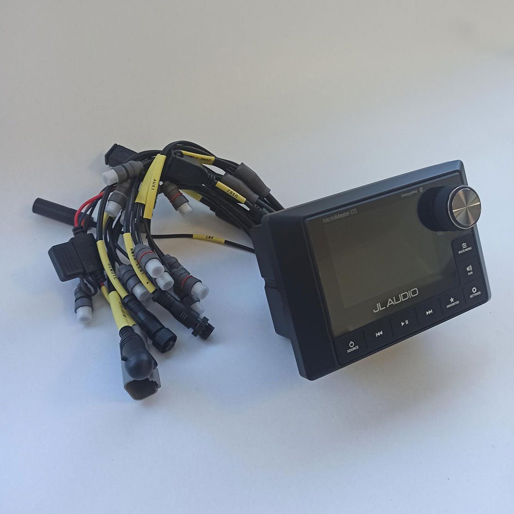 ΠΗΓΗ MEDIA MASTER MM105 USB - BLUETOOTH - LCD ΟΘΟΝΗ 3.5in - για σκάφη αναψυχής - Ναυτιλιακός εξοπλισμός - Stefanou Marine