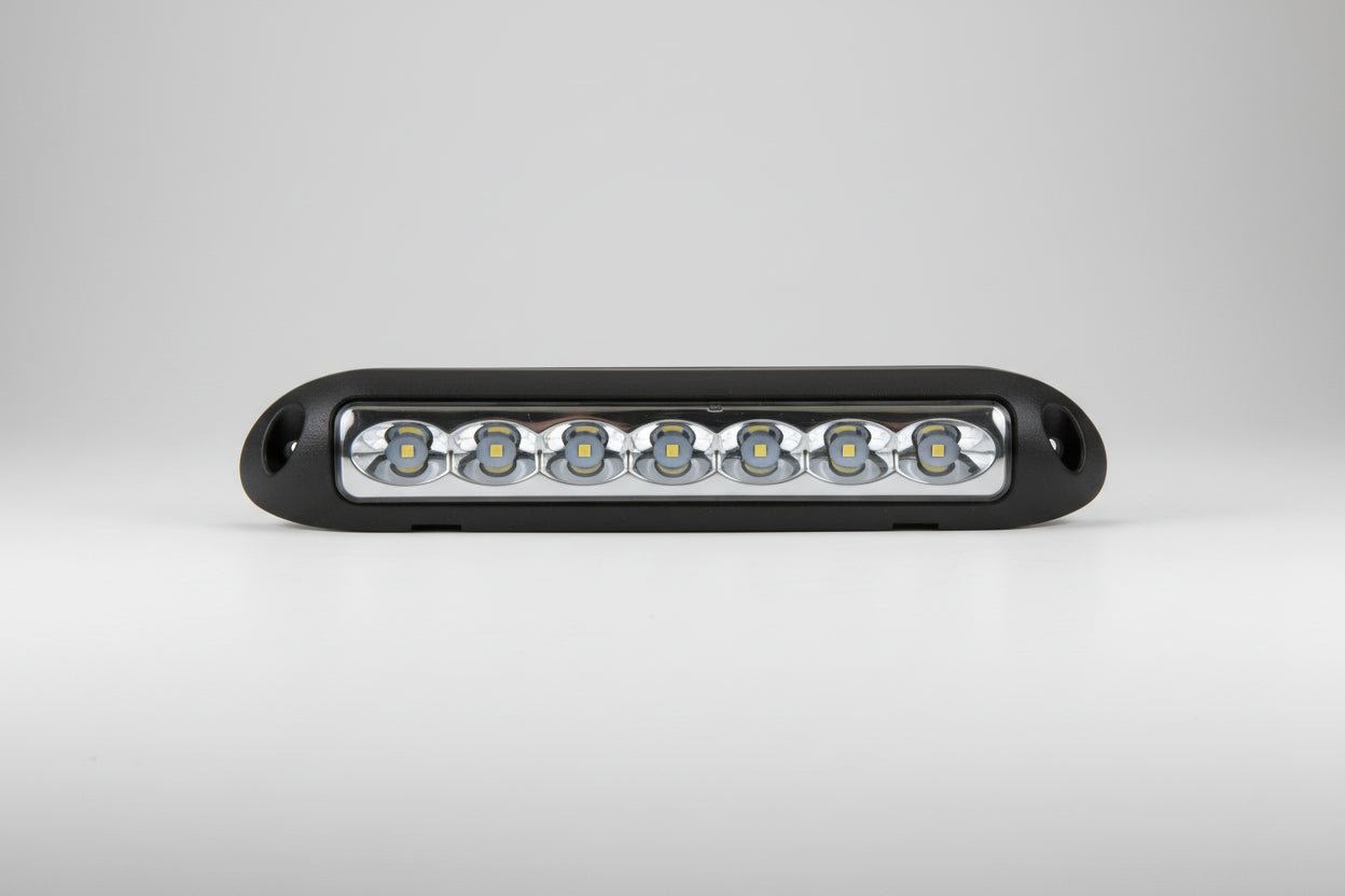 ΠΛΑΦΟΝΙΕΡΑ LED ΑΛΟΥΜΙΝΙΟΥ ΗΜΙΚΛΙΝΗΣ - για σκάφη αναψυχής - Ναυτιλιακός εξοπλισμός -Stefanou Marine